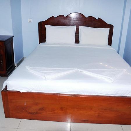 Khmer Village Guesthouse Phnom Penh Ngoại thất bức ảnh