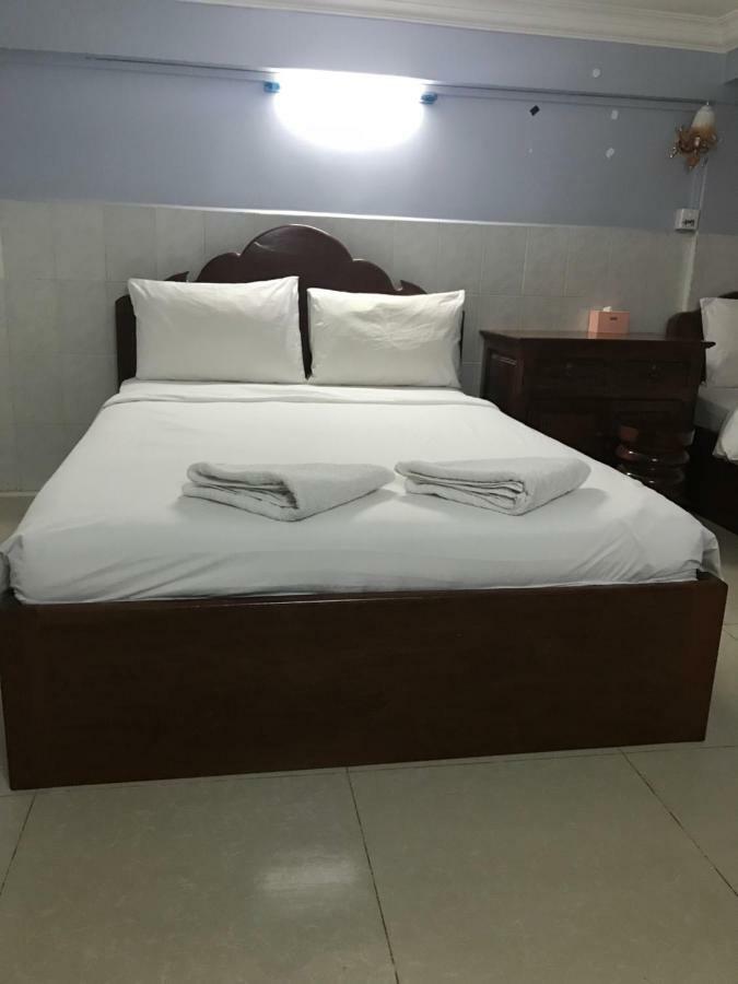 Khmer Village Guesthouse Phnom Penh Ngoại thất bức ảnh