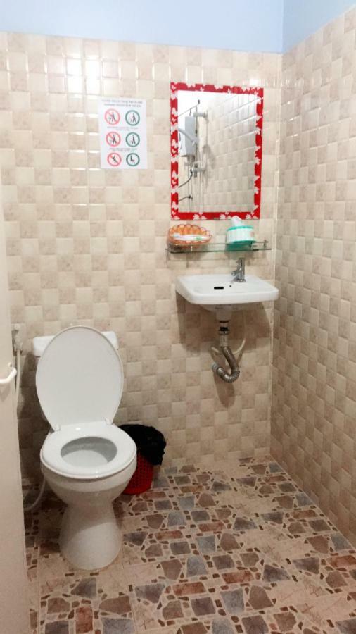 Khmer Village Guesthouse Phnom Penh Ngoại thất bức ảnh