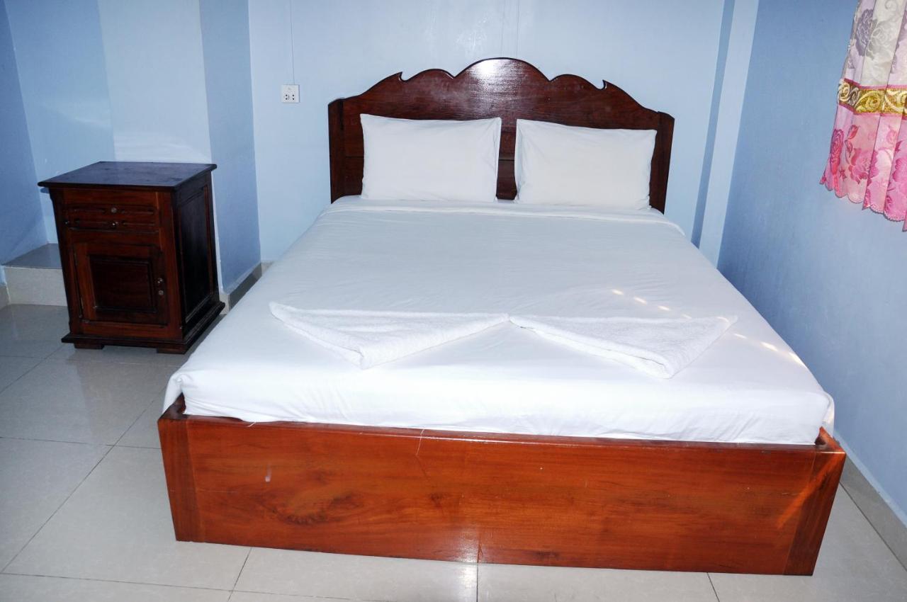 Khmer Village Guesthouse Phnom Penh Ngoại thất bức ảnh